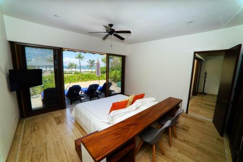 Villa Beachfront Luxury - 3br Groundfloor Unit