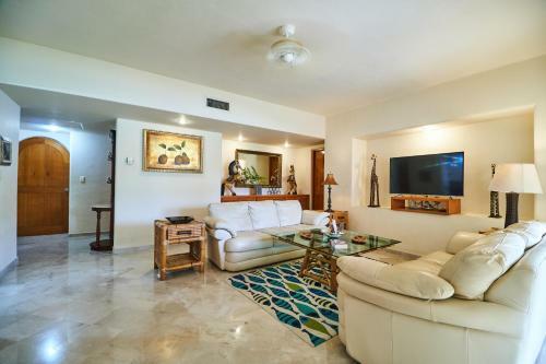Apartamento 2-unit Deal In Beachfront Complex Charming Private Terrace Wonderful Pool View For Large Groups