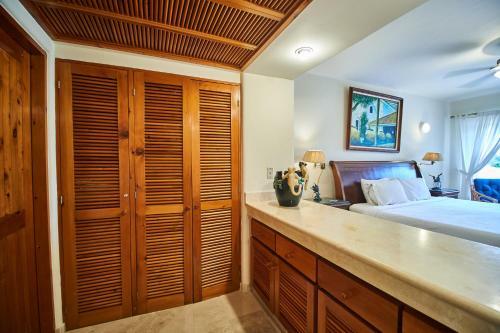 Apartamento 2-unit Deal In Beachfront Complex Charming Private Terrace Wonderful Pool View For Large Groups