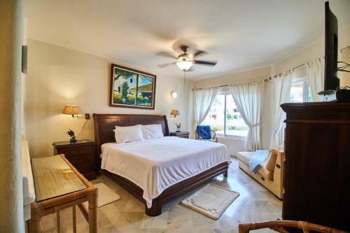 Apartamento 2-unit Deal In Beachfront Complex Charming Private Terrace Wonderful Pool View For Large Groups