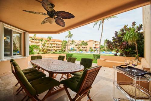 Apartamento 2-unit Deal In Beachfront Complex Charming Private Terrace Wonderful Pool View For Large Groups