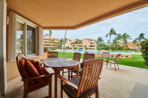 Apartamento 2-unit Deal In Beachfront Complex Charming Private Terrace Wonderful Pool View For Large Groups