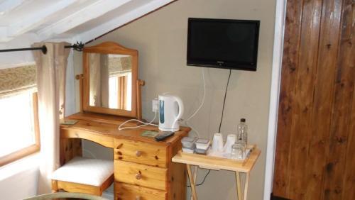 Holly Tree Cottage Bed And Breakfast