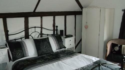 Holly Tree Cottage Bed And Breakfast