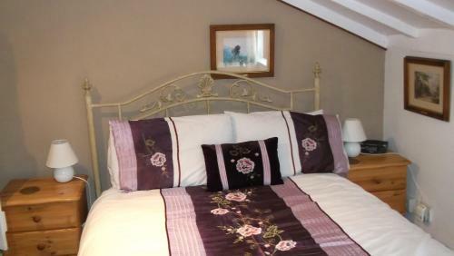 Holly Tree Cottage Bed And Breakfast