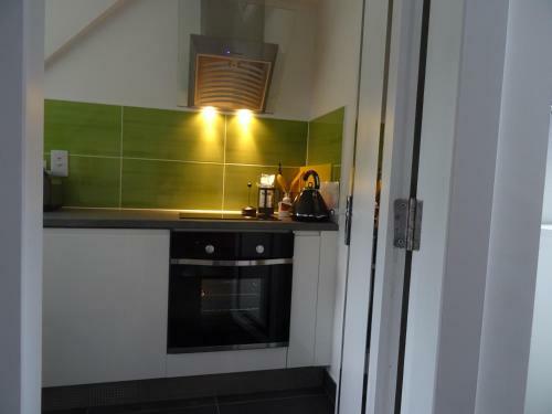 Hostal Undercliff Guest House