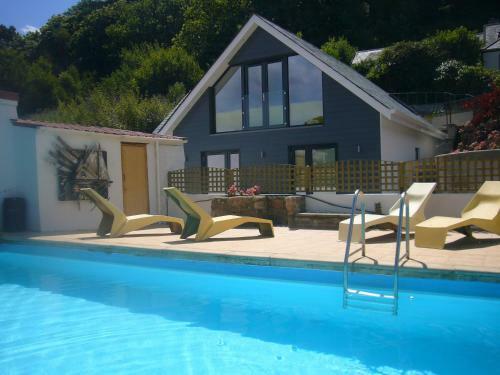 Hostal Undercliff Guest House