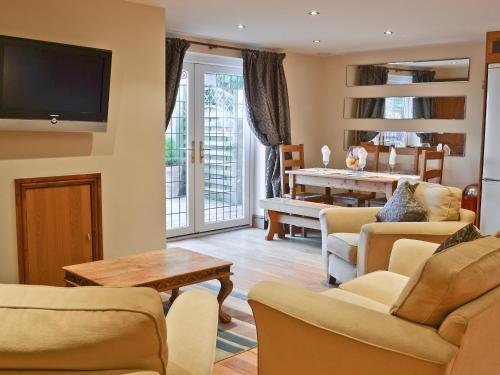 4 Alveston Pastures Cottages