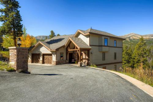 White Cloud House #523