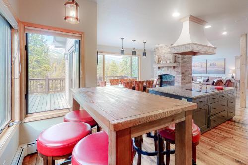 White Cloud House #523