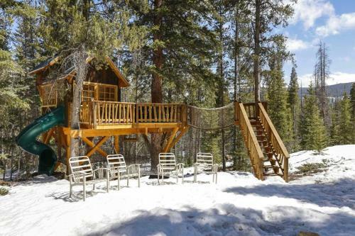 Treehouse - Secluded Mountain Cabin W Hot Tub & Treehouse