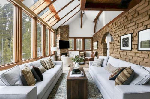 Treehouse - Secluded Mountain Cabin W Hot Tub & Treehouse