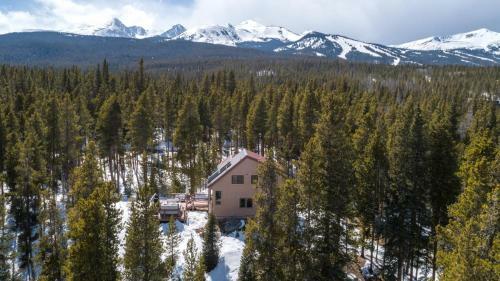 Treehouse - Secluded Mountain Cabin W Hot Tub & Treehouse