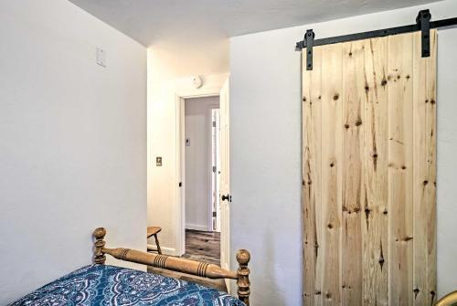 House With Mtn Views, Patio, 3 Mi To Skiing!