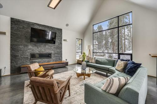 Modern Alpine Escape Home