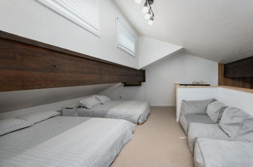 Inner Circle 15 Serenity Condo Great Breck Location