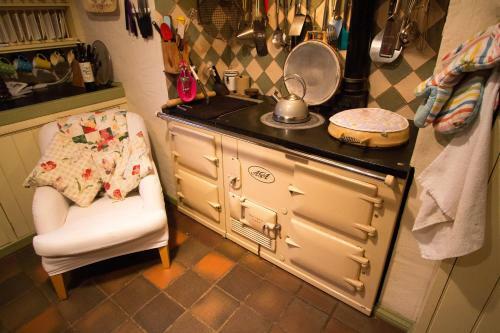 Whispering Cottages Bed And Breakfast