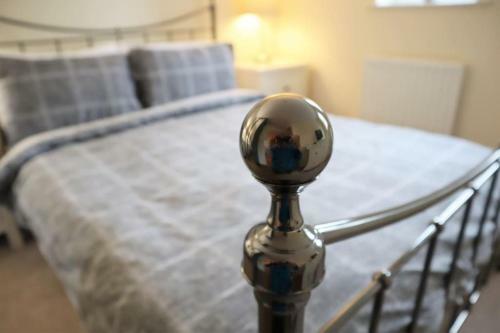 Apartamento Modern Apt In Epsom-self Check In & Free Parking