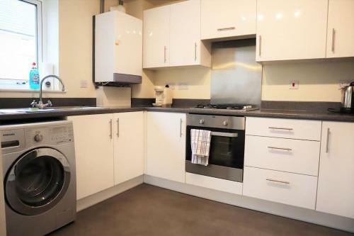 Apartamento Modern Apt In Epsom-self Check In & Free Parking