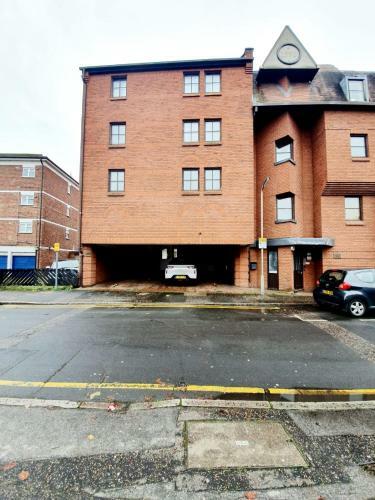 Chelmsford Town Centre Apartments With Car Parking