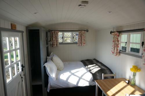 Apartamento Shepherds Hut On A Cotswold Farm Near Castle Combe