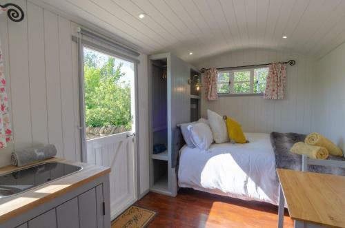 Apartamento Shepherds Hut On A Cotswold Farm Near Castle Combe