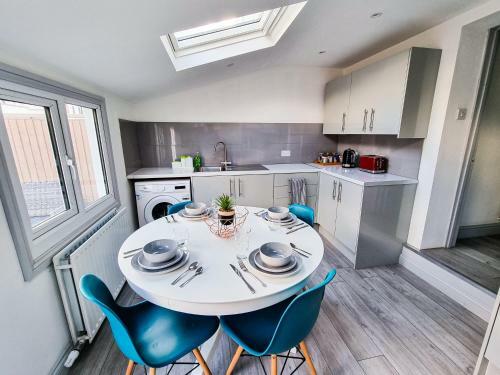 Apartamento Newly Refurbished Flat In Central Cheltenham +private Patio