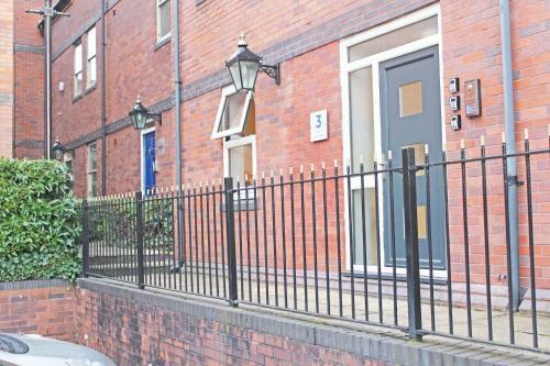 Hunters Walk - Luxury Central Chester Apartment - Free Parking