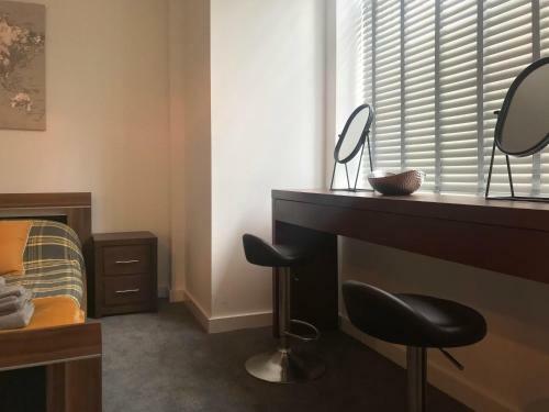 Luxury 1 Bed Apartment In City Centre With Parking