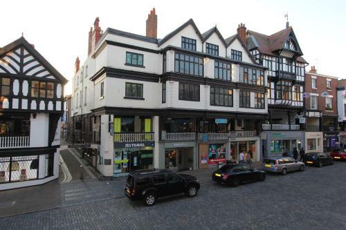 Character Apartment With Views Over City Centre & The Historic Rows