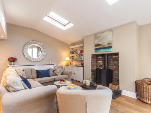 Pass The Keys Stunning Coach House - 4 Bed, Sleeps 8