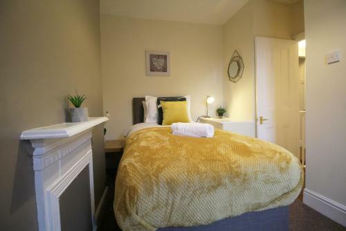 Cheerful Two Bedroom Town House In Chester