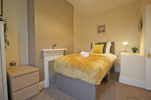 Cheerful Two Bedroom Town House In Chester