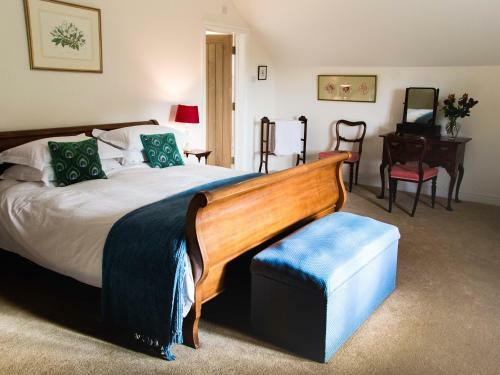 Bed & Breakfast Field End House