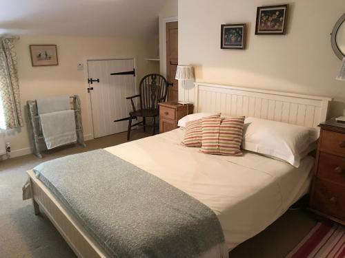 Bed & Breakfast The Long House
