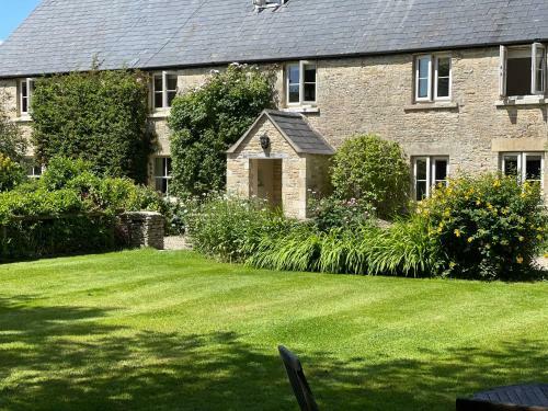 Bed & Breakfast The Long House