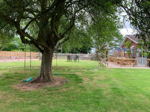Bed & Breakfast Hedgehog Lodge Solitary Retreat