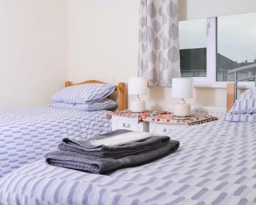 6 Berth Self Catering House, 2 Wc, Secure Off-road Parking, Netflix