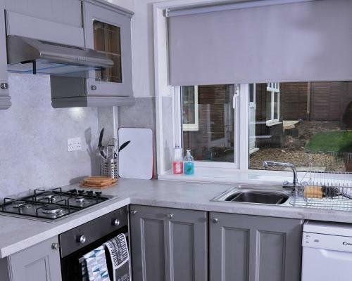 6 Berth Self Catering House, 2 Wc, Secure Off-road Parking, Netflix