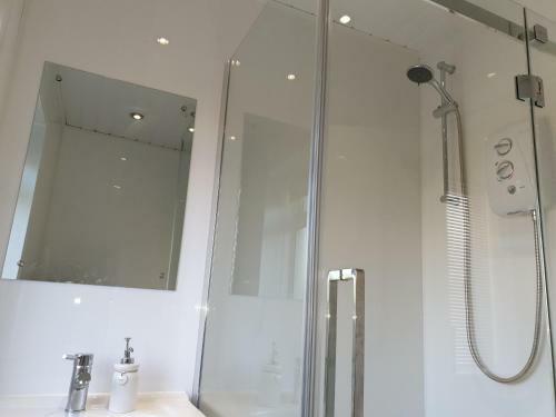 6 Berth Self Catering House, 2 Wc, Secure Off-road Parking, Netflix