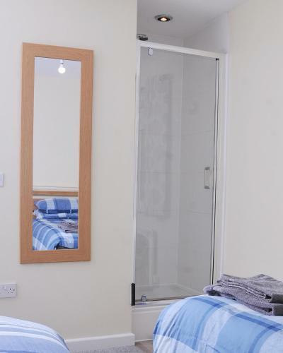 6 Berth Self Catering House, 2 Wc, Secure Off-road Parking, Netflix