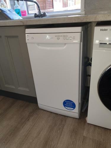 6 Berth Self Catering House, 2 Wc, Secure Off-road Parking, Netflix