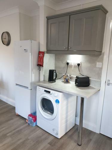 6 Berth Self Catering House, 2 Wc, Secure Off-road Parking, Netflix