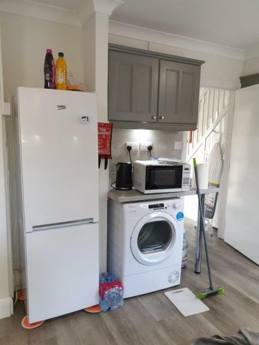 6 Berth Self Catering House, 2 Wc, Secure Off-road Parking, Netflix