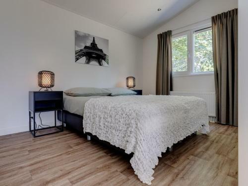 Modern Chalet With Bathtub, In The Brabant Kempen