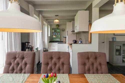 Lepelstraat 14, Vrouwenpolder- Knotwilg