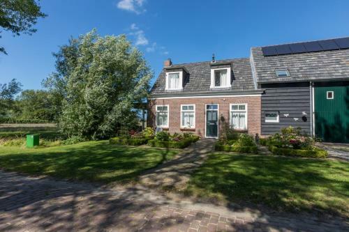Lepelstraat 14, Vrouwenpolder- Knotwilg