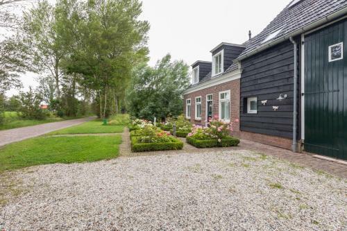 Lepelstraat 14, Vrouwenpolder- Knotwilg