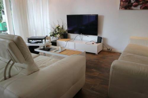 Lake House 74, Luxury Accommodation