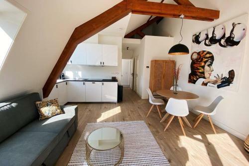 Apartamento Luxurious Historical Loft Close To The Beach!!